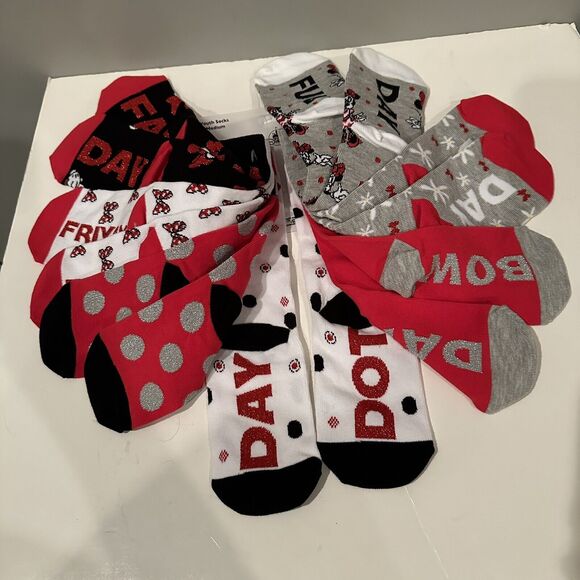 NEW DISNEY PARKS Minnie Mouse Youth Medium Socks 7 Pair Set Days of week Friyay - Picture 7 of 10